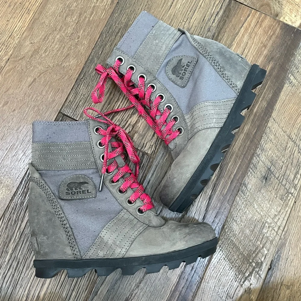 Sorel Wedge Boots Wm 6